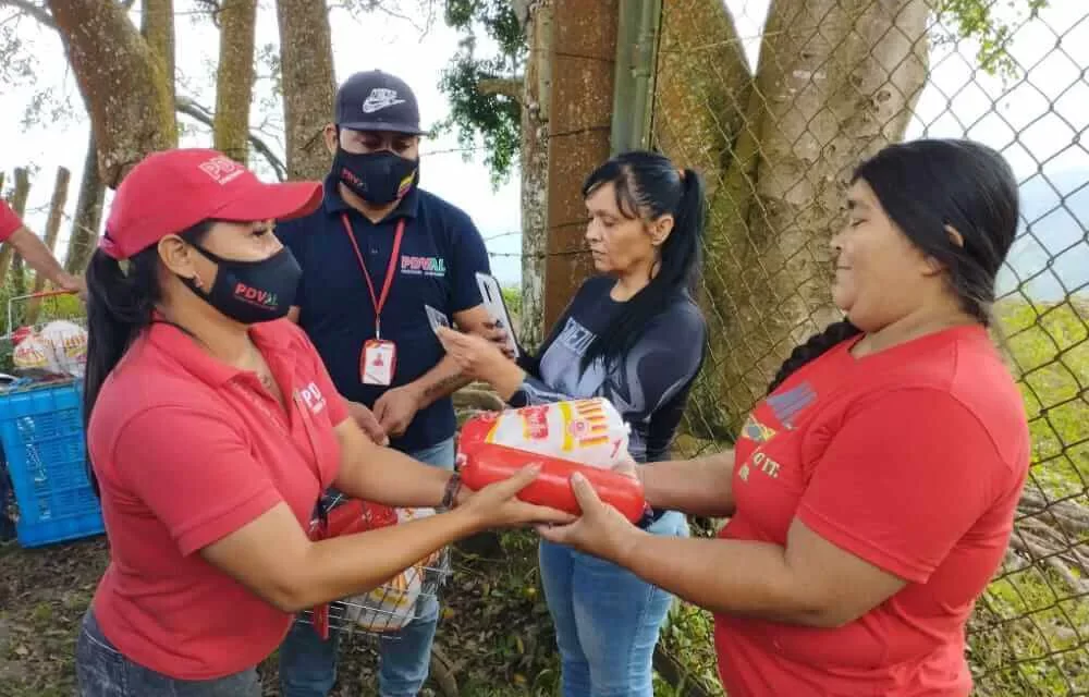 Más de mil familias de Carayaca recibieron alimentos subsidiados