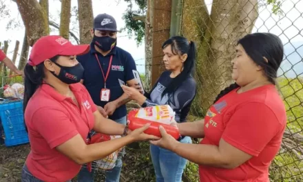 Más de mil familias de Carayaca recibieron alimentos subsidiados